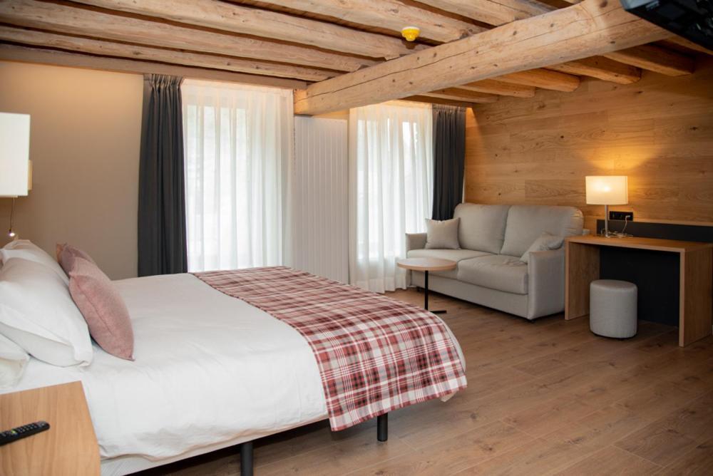 Hotel Roya Espot Eksteriør bilde